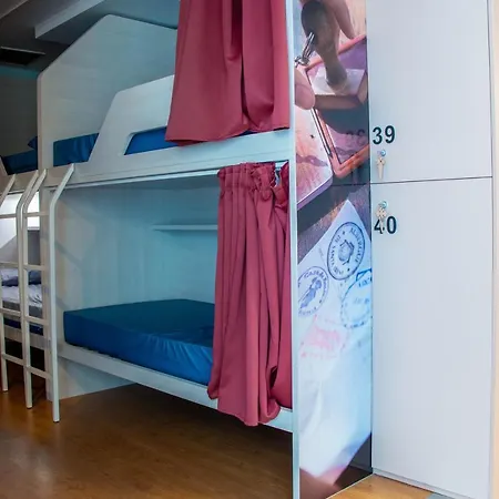 Hostel Compostela *